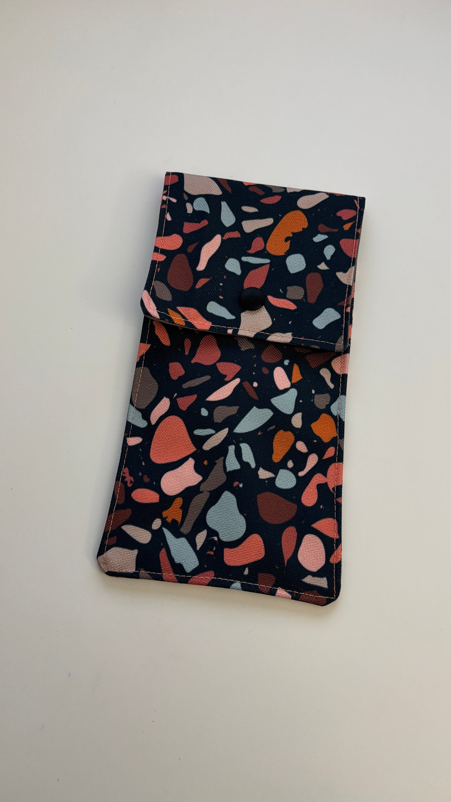 Multifunktionelles Etui - handgemacht und wasserabweisend