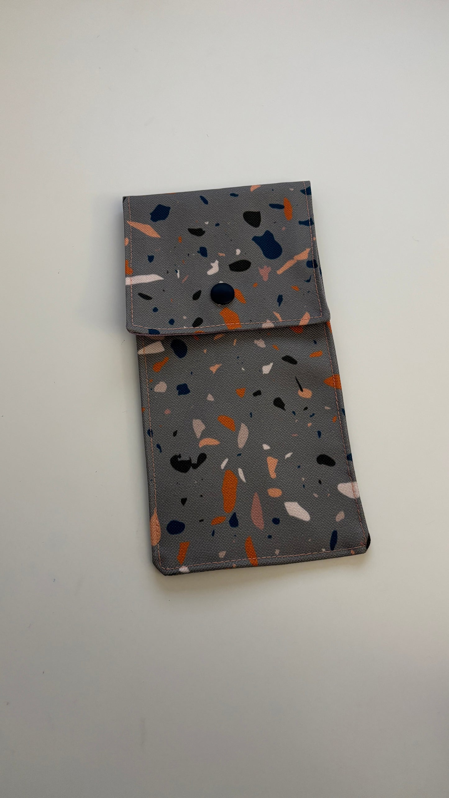 Multifunktionelles Etui - handgemacht und wasserabweisend